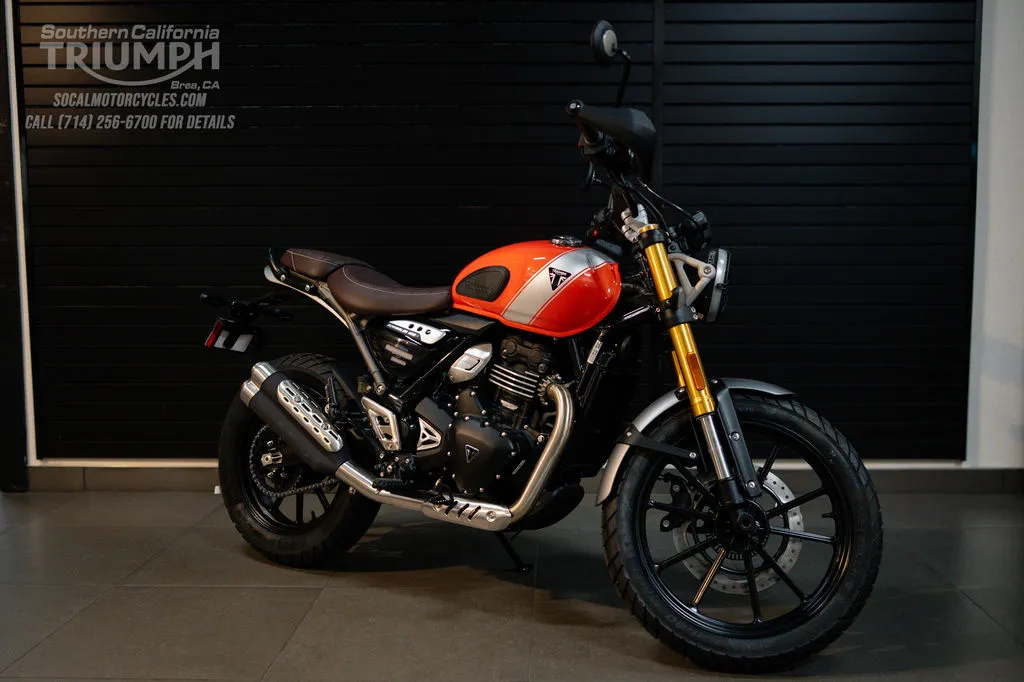 2026 Triumph Scrambler 400 X in Aluminum / Baja Orange, photo 5 of 10
