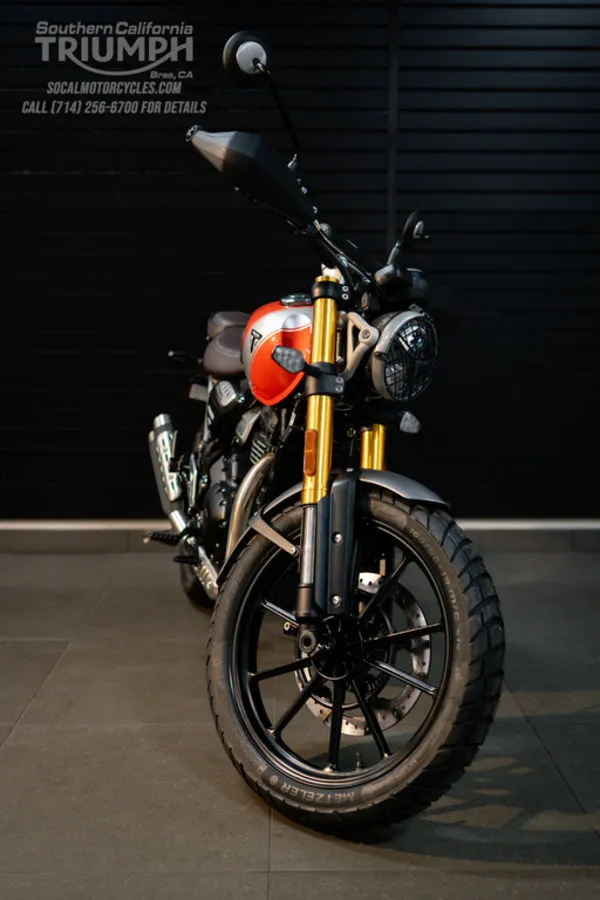 2026 Triumph Scrambler 400 X in Aluminum / Baja Orange, photo 6 of 10