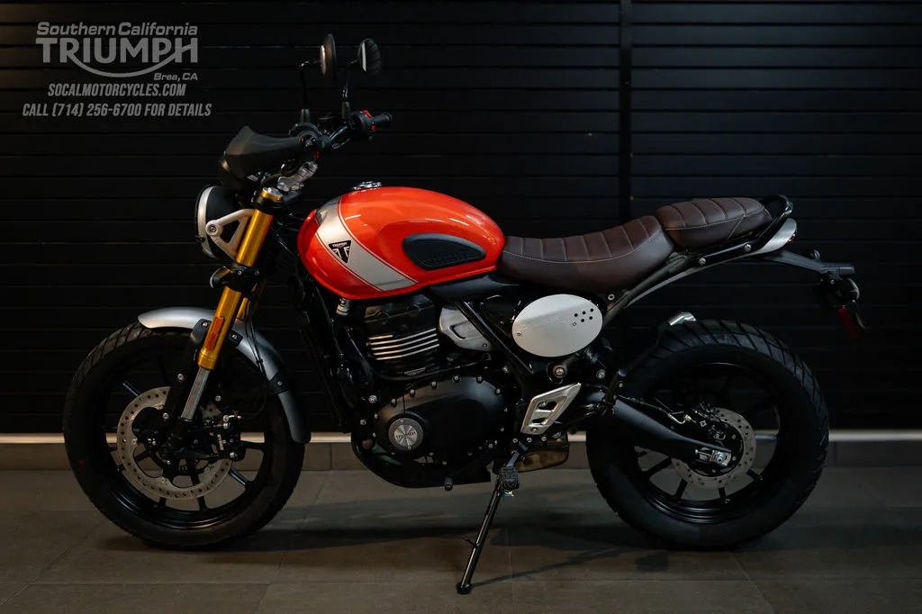 2026 Triumph Scrambler 400 X in Aluminum / Baja Orange, photo 8 of 10