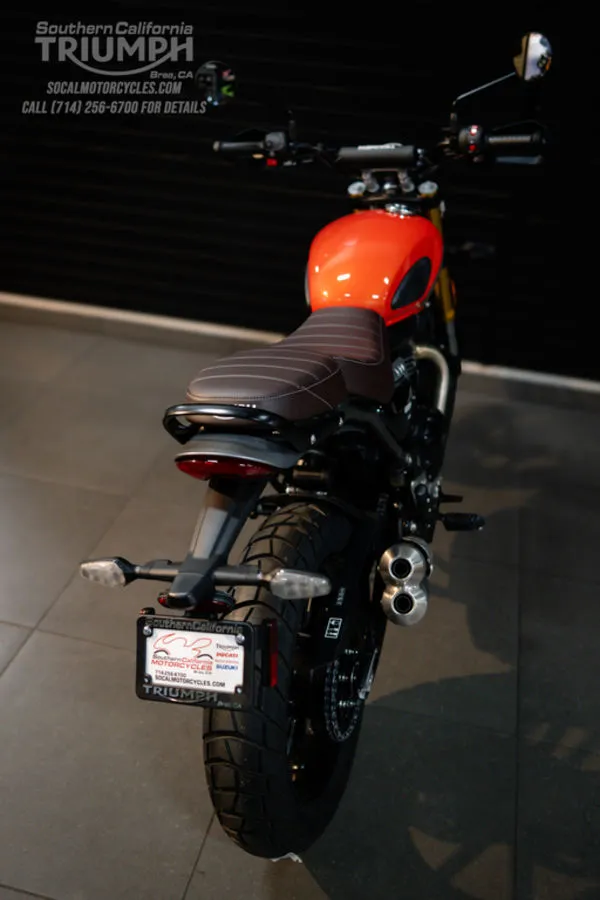 2026 Triumph Scrambler 400 X in Aluminum / Baja Orange, photo 10 of 10
