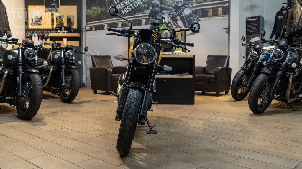 2027 Triumph Tracker 400 in Racing Yellow, photo 4 of 7