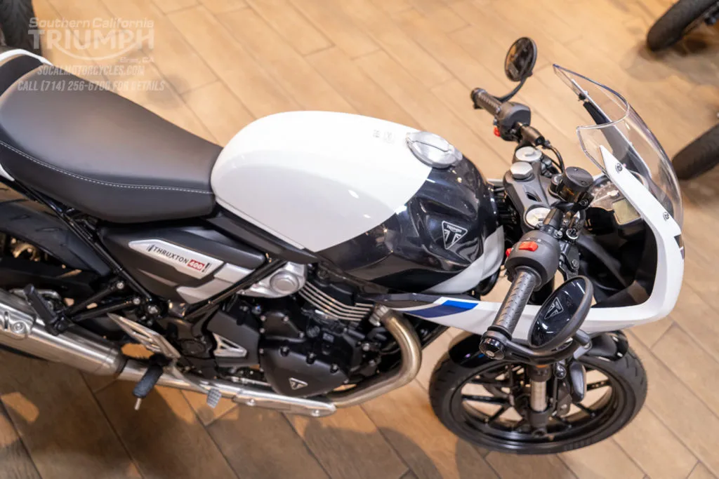 2026 Triumph Thruxton 400 in Pearl Metallic White / Storm Grey, photo 3 of 11