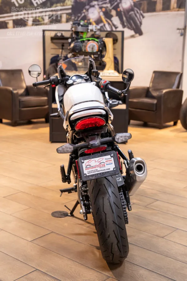 2026 Triumph Thruxton 400 in Pearl Metallic White / Storm Grey, photo 10 of 11