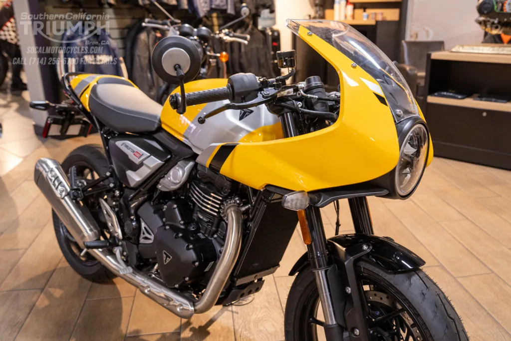 2026 Triumph Thruxton 400 in Metallic Racing Yellow / Aluminum Silver, photo 2 of 10