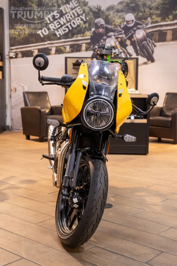 2026 Triumph Thruxton 400 in Metallic Racing Yellow / Aluminum Silver, photo 5 of 10