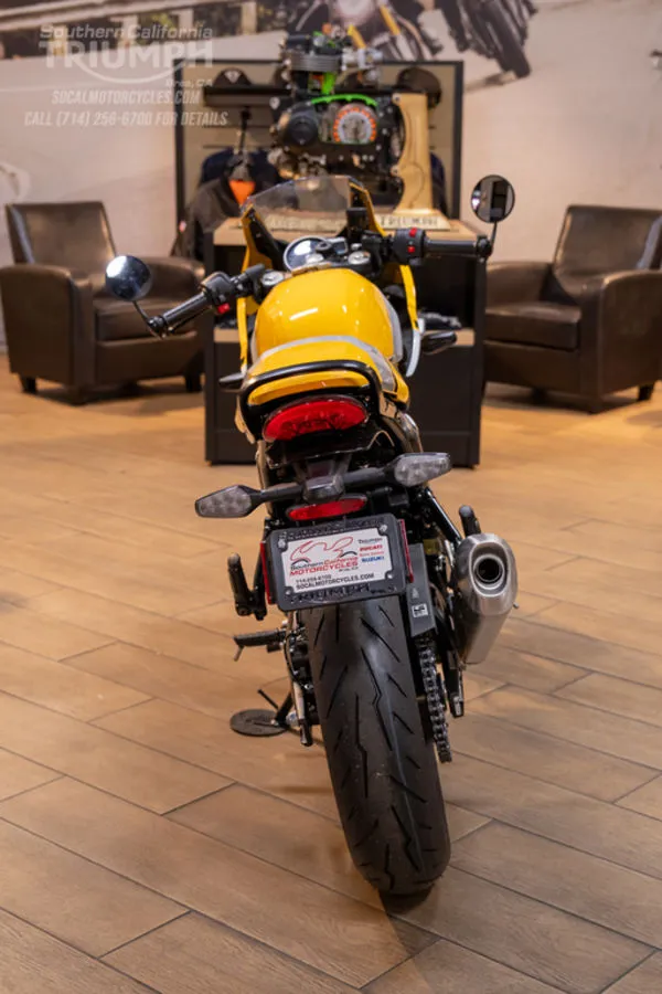 2026 Triumph Thruxton 400 in Metallic Racing Yellow / Aluminum Silver, photo 9 of 10