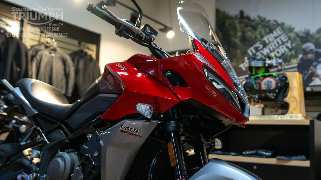 2024 Triumph Tiger Sport 660 in Korosi Red / Graphite, photo 2 of 8