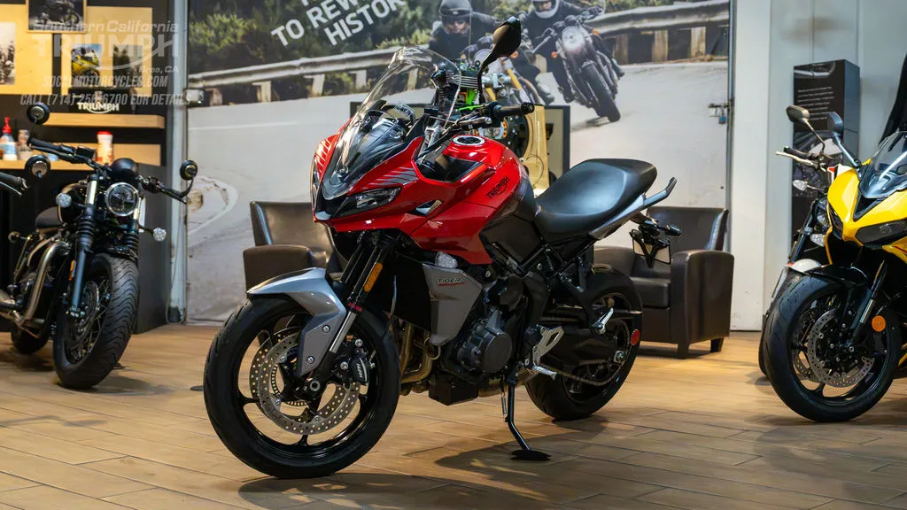 2024 Triumph Tiger Sport 660 in Korosi Red / Graphite, photo 5 of 8