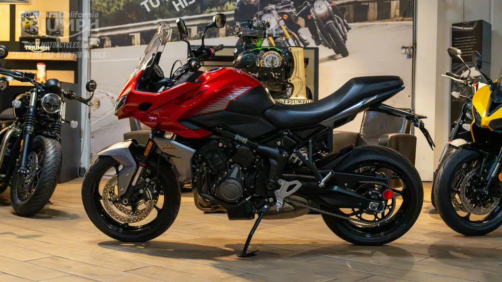 2024 Triumph Tiger Sport 660 in Korosi Red / Graphite, photo 6 of 8