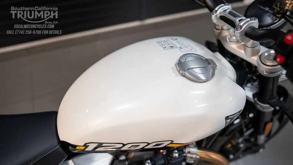 2025 Triumph Speed Twin 1200 in Crystal White / Sapphire Black, photo 3 of 11