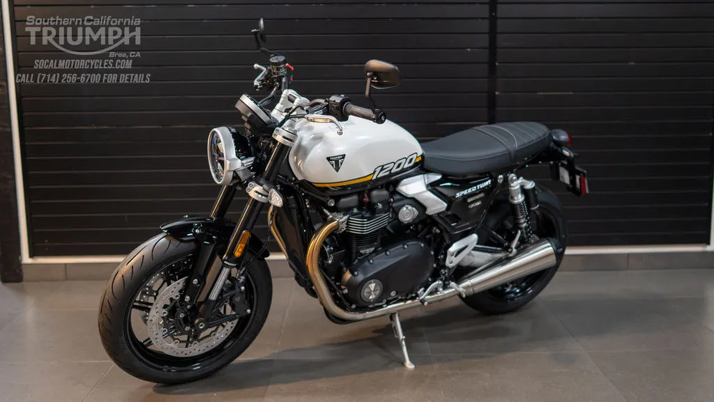 2025 Triumph Speed Twin 1200 in Crystal White / Sapphire Black, photo 8 of 11