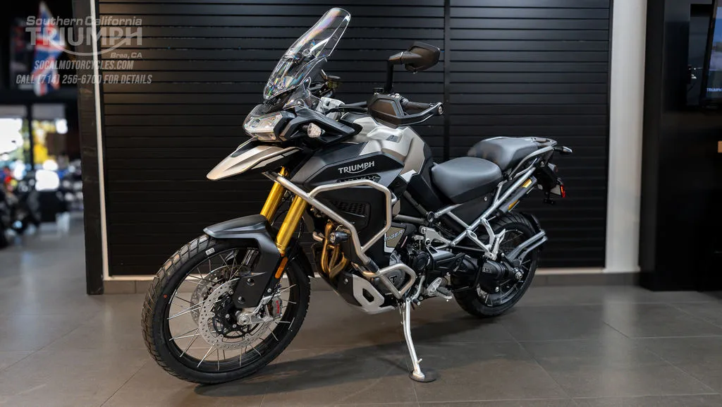 2025 Triumph Tiger 1200 Rally Explorer in Matte Sandstorm, photo 9 of 12