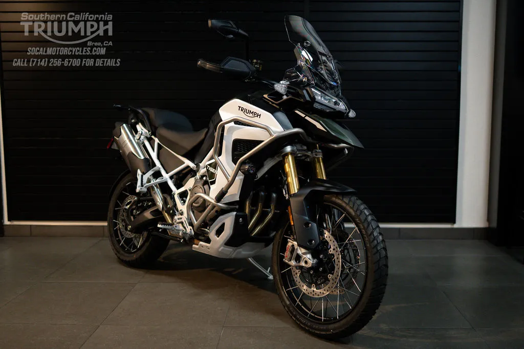 2025 Triumph Tiger 1200 Rally Explorer in Matte Khaki Green, photo 5 of 10