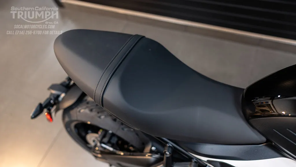 2025 Triumph Trident 660 in Cosmic Yellow / Sapphire Black, photo 4 of 10