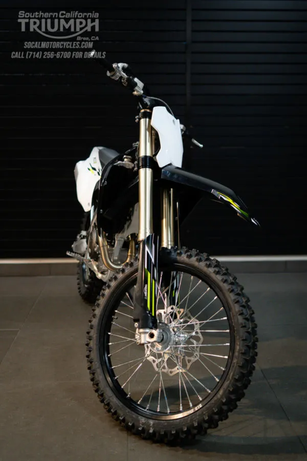 2026 Triumph TF 250-X in Jet Black / Pure White, photo 5 of 9