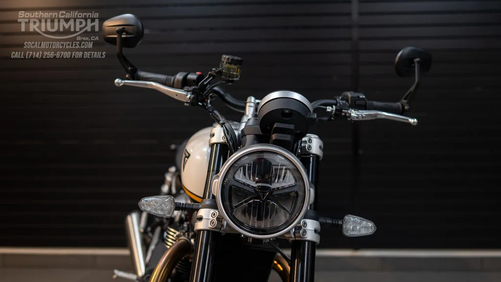2026 Triumph Speed Twin 1200 in Crystal White / Sapphire Black, photo 6 of 11