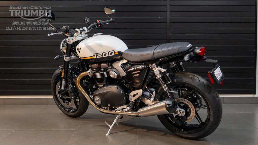 2026 Triumph Speed Twin 1200 in Crystal White / Sapphire Black, photo 10 of 11