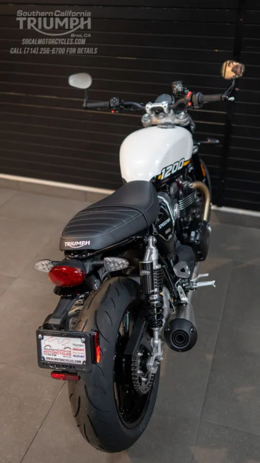 2026 Triumph Speed Twin 1200 in Crystal White / Sapphire Black, photo 11 of 11