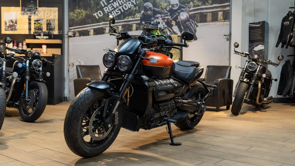 2026 Triumph Rocket 3 Storm R in Satin Baja Orange / Matte Sapphire Black, photo 5 of 8