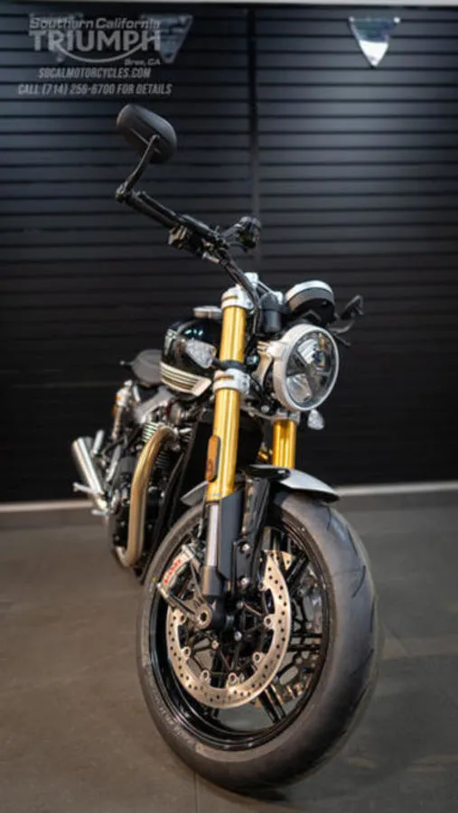 2026 Triumph Speed Twin 1200 RS in Sapphire Black, photo 9 of 13