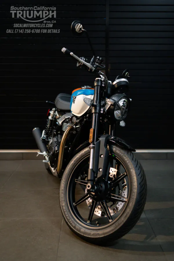 2026 Triumph Speed Twin 900 in Pure White / Maui Blue / Tangerine Orange, photo 6 of 10