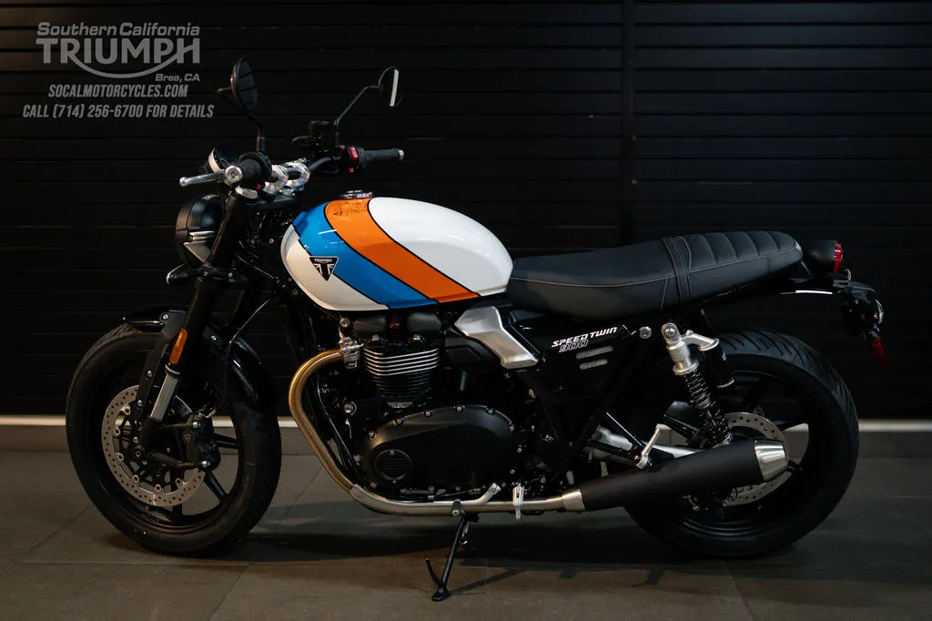 2026 Triumph Speed Twin 900 in Pure White / Maui Blue / Tangerine Orange, photo 8 of 10