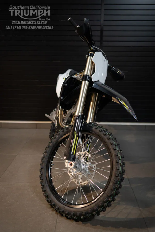 2026 Triumph TF 250-C in Jet Black / Pure White, photo 5 of 9