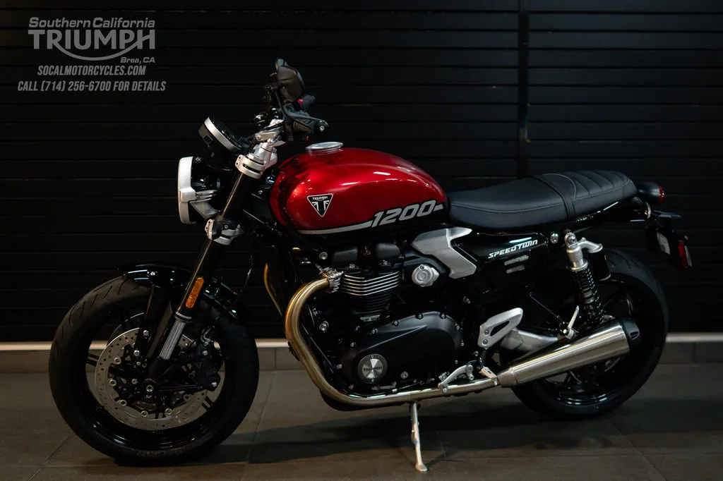 2026 Triumph Speed Twin 1200 in Carnival Red / Sapphire Black, photo 7 of 10