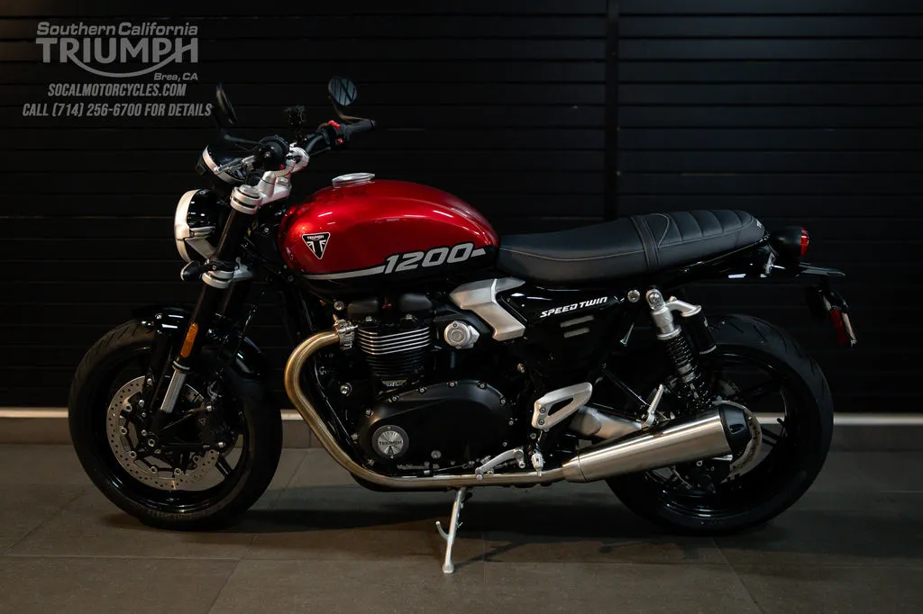 2026 Triumph Speed Twin 1200 in Carnival Red / Sapphire Black, photo 8 of 10