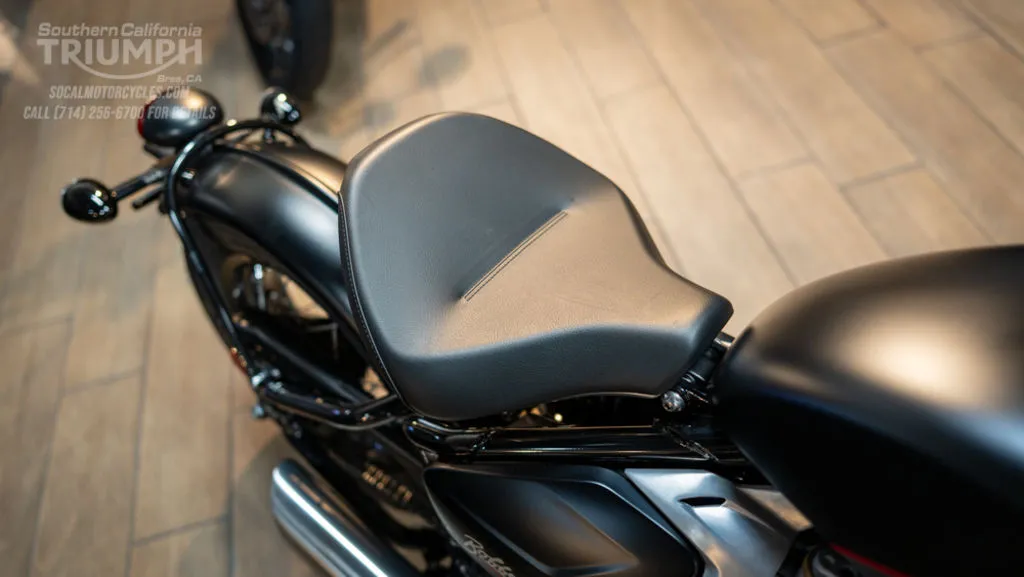 2026 Triumph Bonneville Bobber in Satin Mineral Grey / Satin Sapphire Black, photo 3 of 10