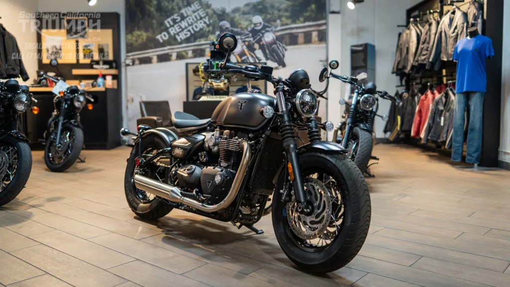 2026 Triumph Bonneville Bobber in Satin Mineral Grey / Satin Sapphire Black, photo 5 of 10