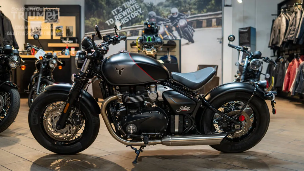 2026 Triumph Bonneville Bobber in Satin Mineral Grey / Satin Sapphire Black, photo 8 of 10