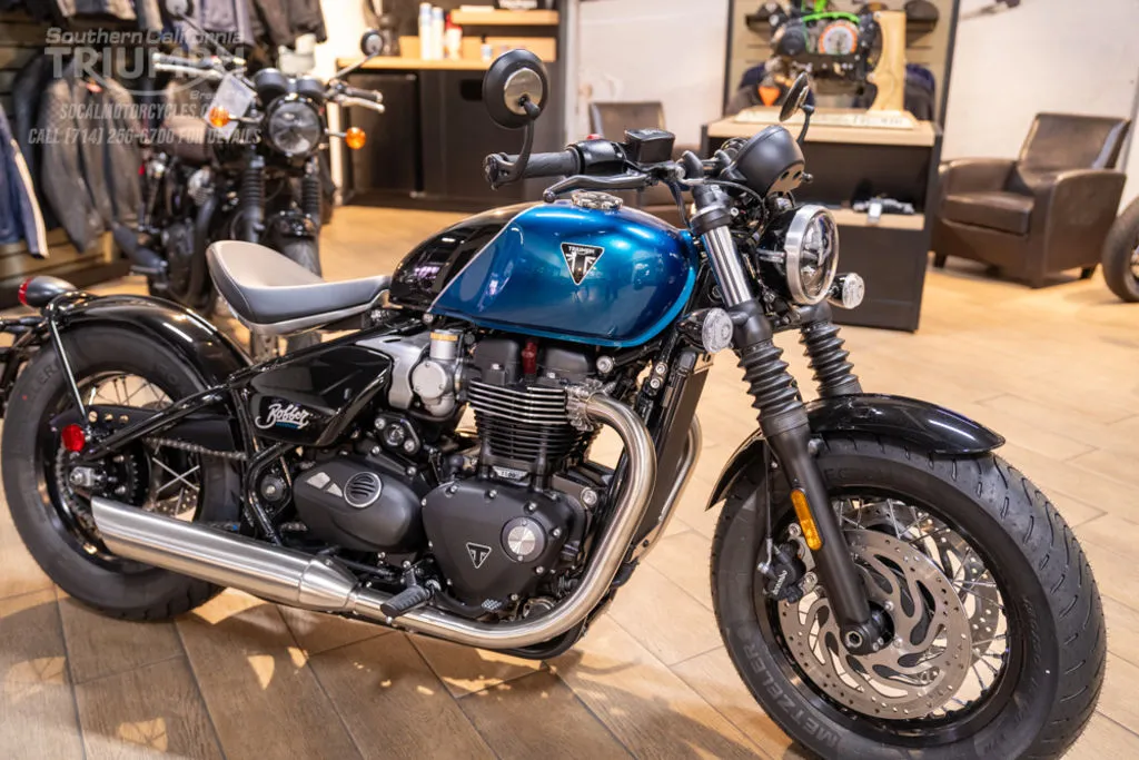 2026 Triumph Bonneville Bobber in Interstellar Blue / Sapphire Black, photo 2 of 9