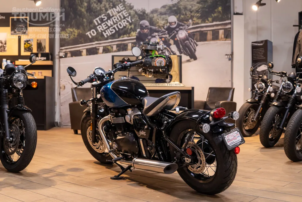 2026 Triumph Bonneville Bobber in Interstellar Blue / Sapphire Black, photo 7 of 9