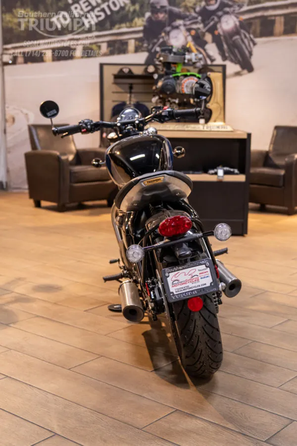 2026 Triumph Bonneville Bobber in Interstellar Blue / Sapphire Black, photo 8 of 9