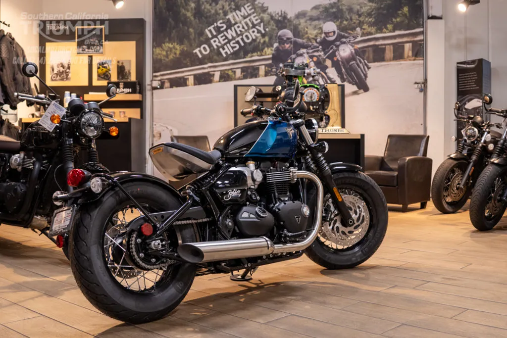 2026 Triumph Bonneville Bobber in Interstellar Blue / Sapphire Black, photo 9 of 9