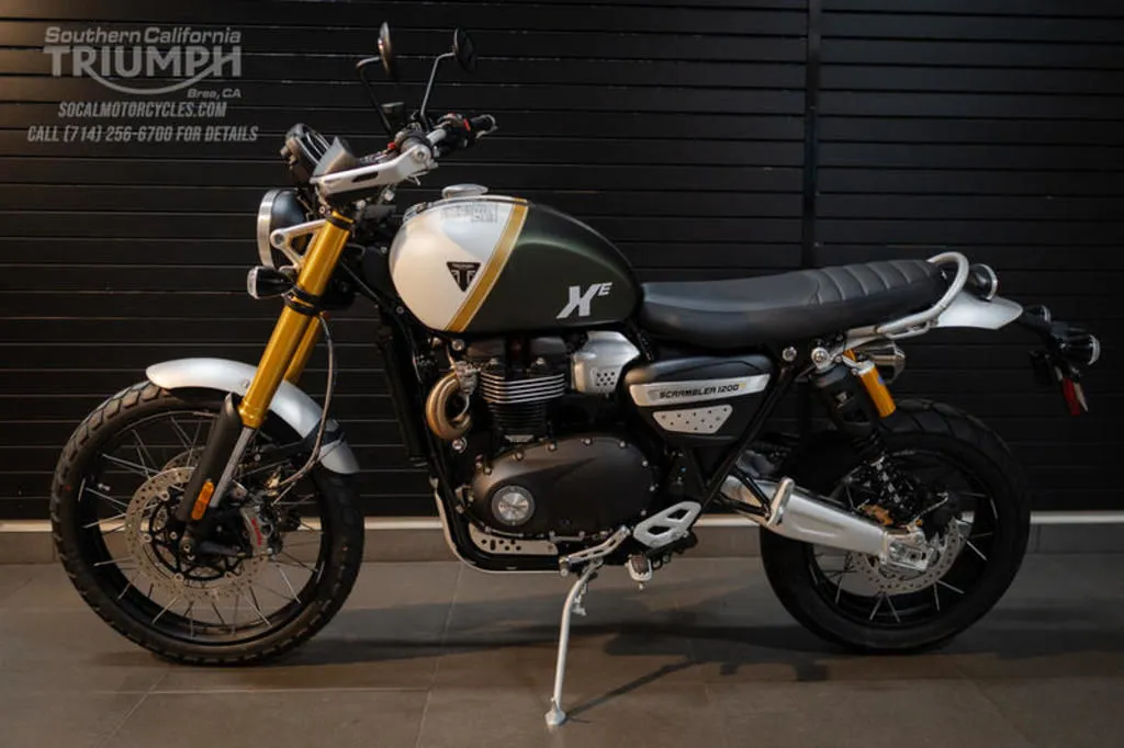 2026 Triumph Scrambler 1200 XE in Matte Khaki Green / Matte Crystal White, photo 8 of 10