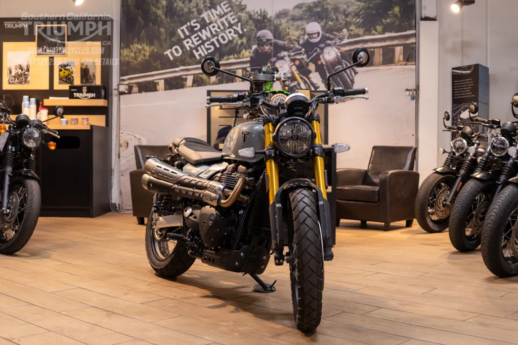 2026 Triumph Scrambler 900 in Urban Grey, photo 3 of 9