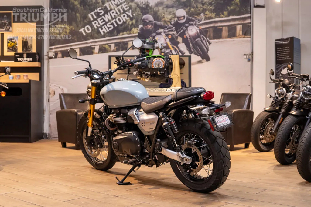 2026 Triumph Scrambler 900 in Urban Grey, photo 7 of 9