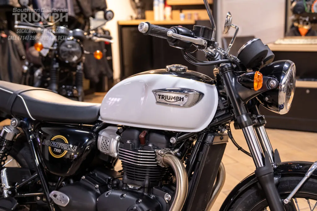 2026 Triumph Bonneville T100 in Snowdonia White / Sapphire Black, photo 2 of 9