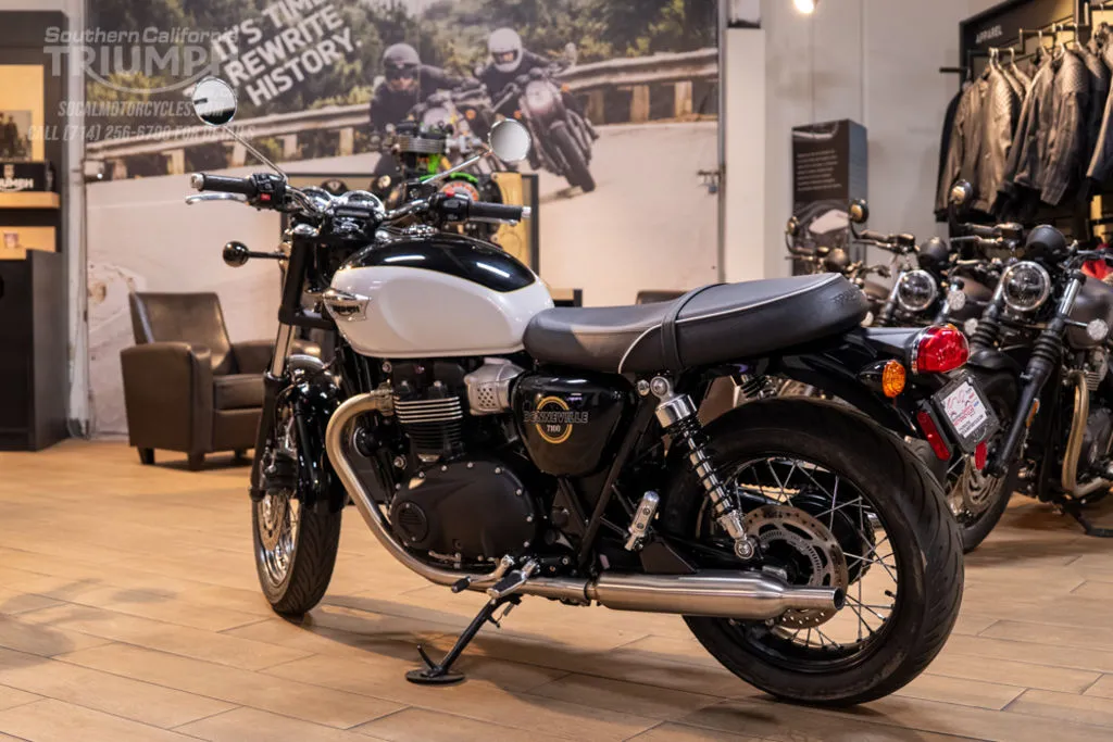 2026 Triumph Bonneville T100 in Snowdonia White / Sapphire Black, photo 7 of 9