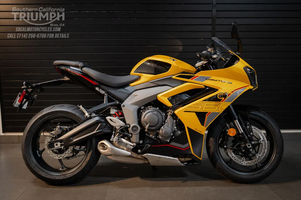 2026 Triumph Daytona 660 in Cosmic Yellow / Sapphire Black, photo 1 of 9
