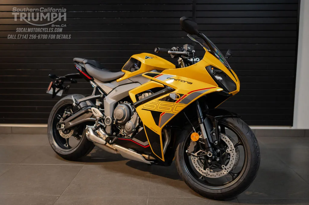 2026 Triumph Daytona 660 in Cosmic Yellow / Sapphire Black, photo 4 of 9