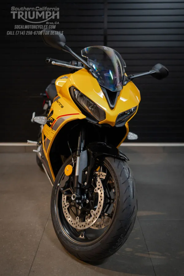 2026 Triumph Daytona 660 in Cosmic Yellow / Sapphire Black, photo 5 of 9