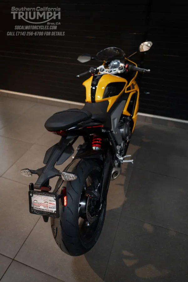 2026 Triumph Daytona 660 in Cosmic Yellow / Sapphire Black, photo 9 of 9