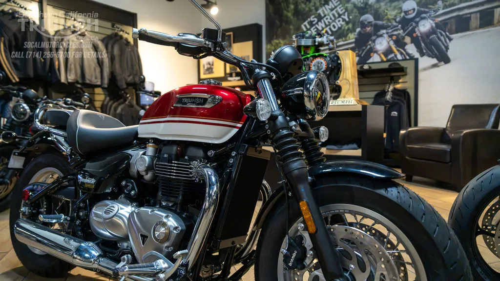 2026 Triumph Bonneville Speedmaster in Carnival Red / Crystal White, photo 2 of 8