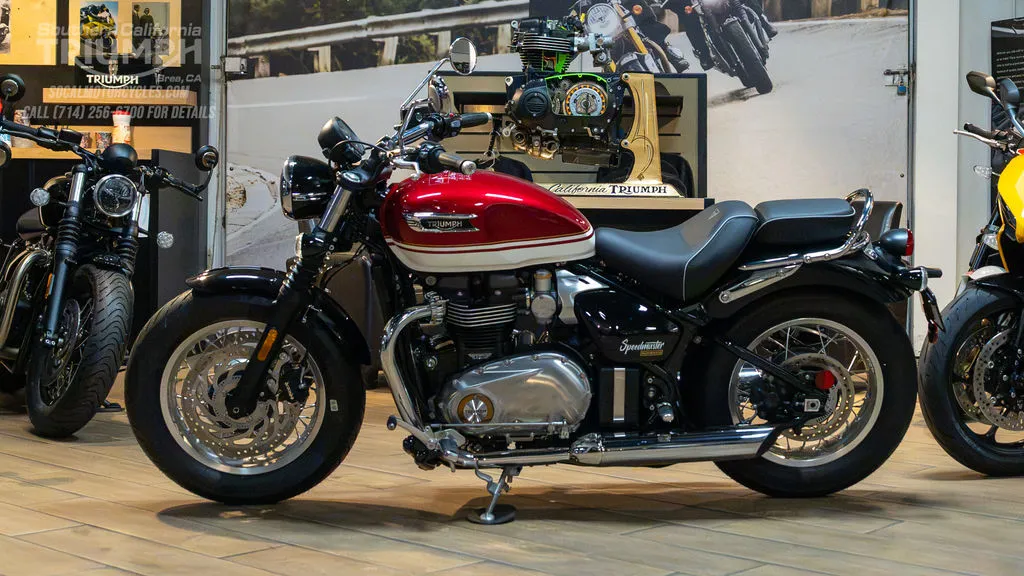 2026 Triumph Bonneville Speedmaster in Carnival Red / Crystal White, photo 6 of 8