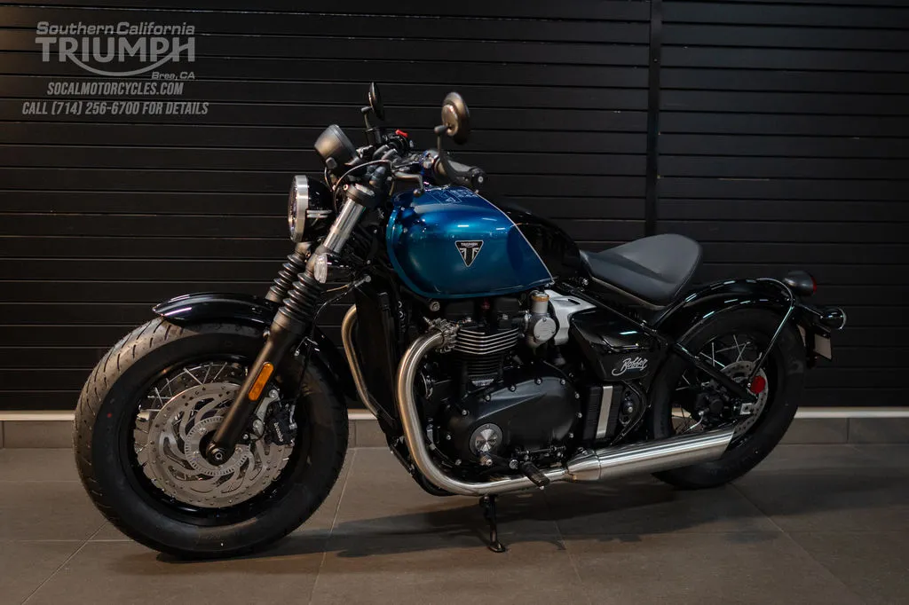 2026 Triumph Bonneville Bobber in Interstellar Blue / Sapphire Black, photo 6 of 9