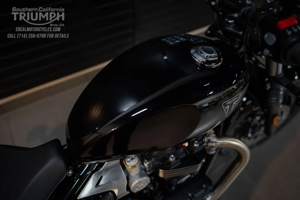 2026 Triumph Bonneville Bobber in Jet Black, photo 2 of 9