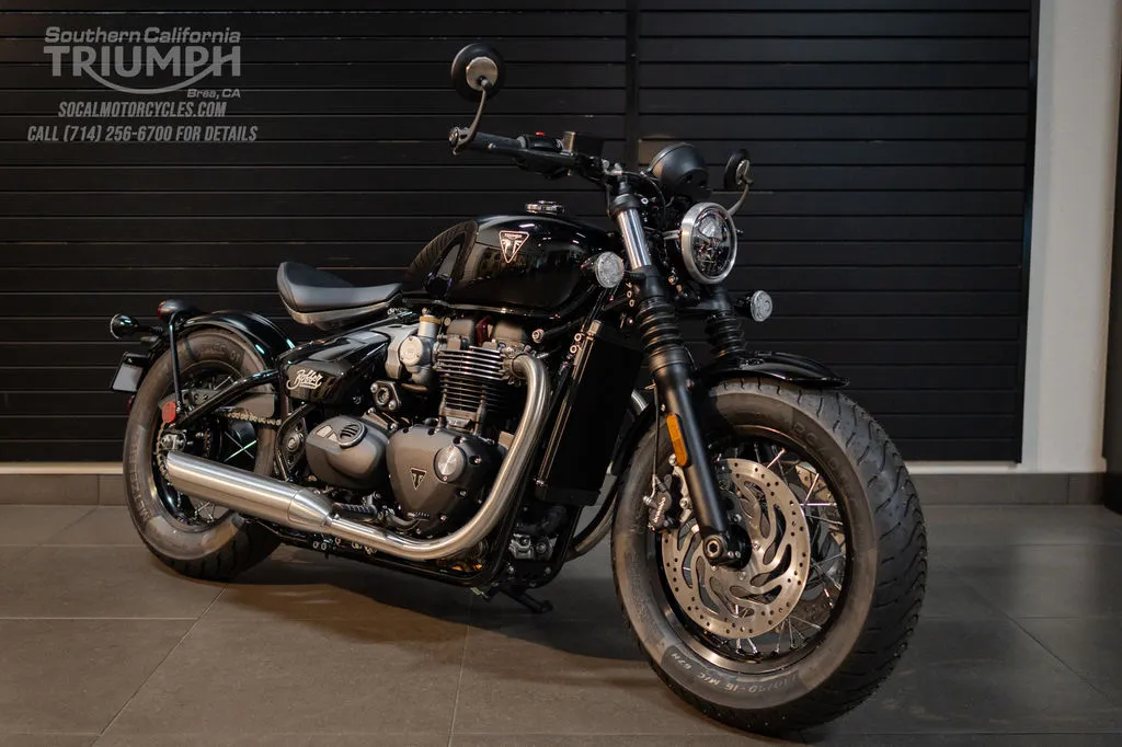 2026 Triumph Bonneville Bobber in Jet Black, photo 4 of 9